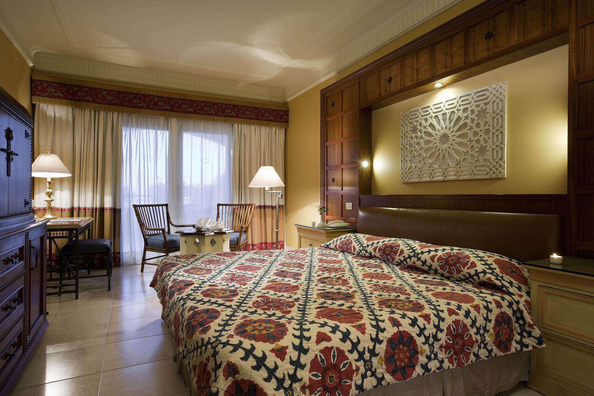 Mosaique Beach Resort Taba Heights Экстерьер фото A bedroom at the hotel