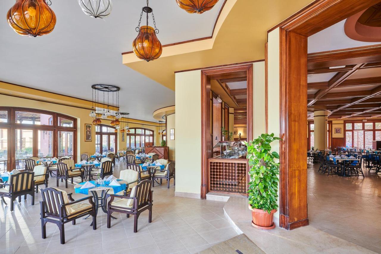 Mosaique Beach Resort Taba Heights Экстерьер фото The restaurant at the hotel