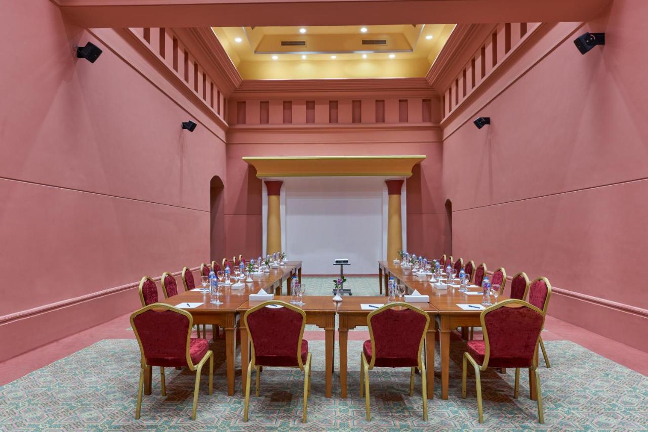 Mosaique Beach Resort Taba Heights Экстерьер фото The meeting room