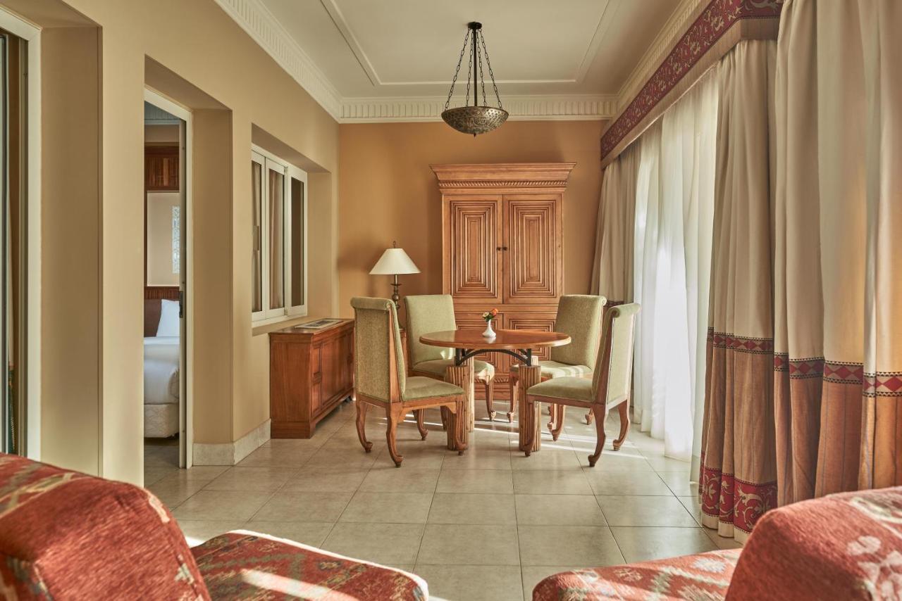 Mosaique Beach Resort Taba Heights Экстерьер фото A suite at the Hilton